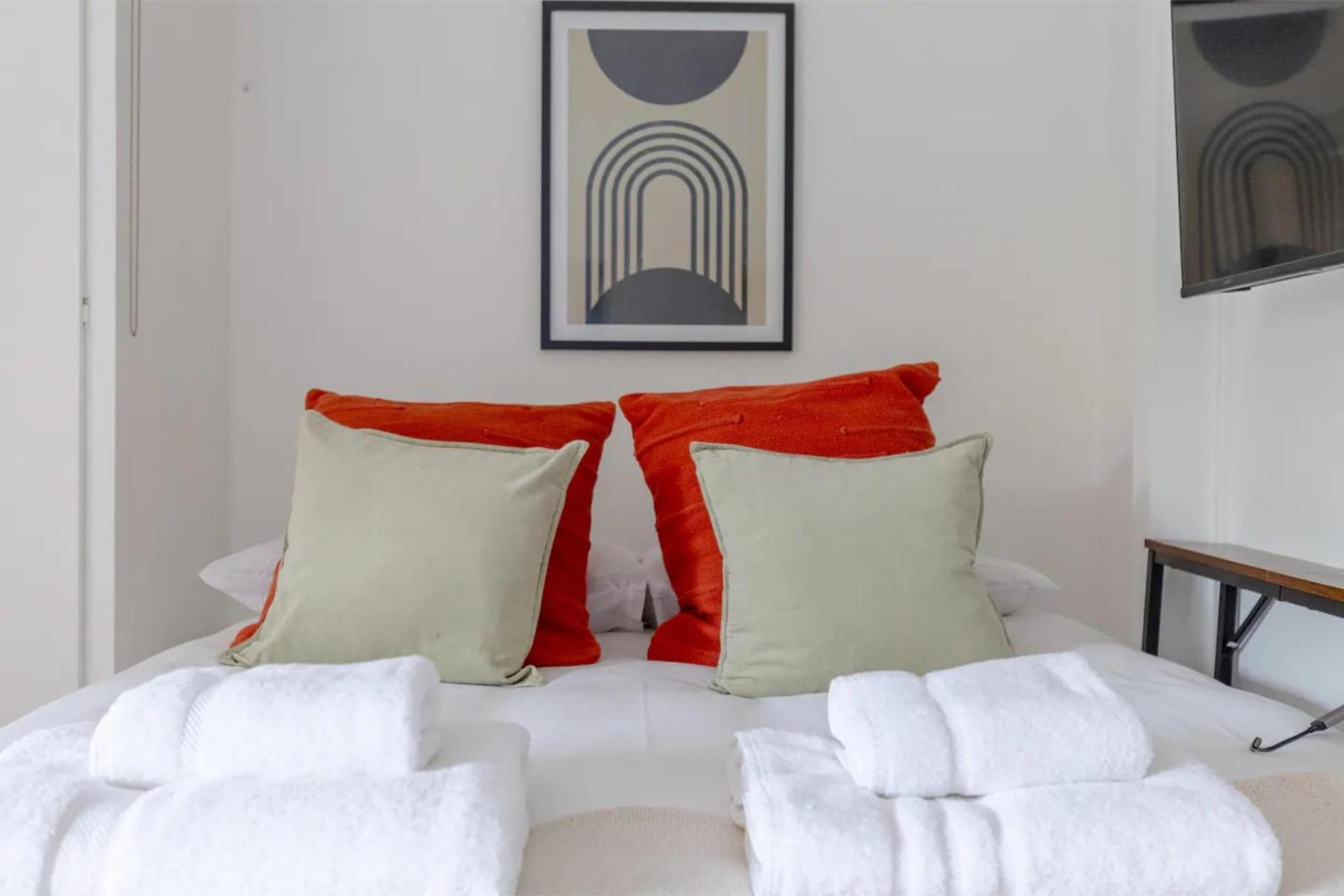 Apartment Refurbished Kensington With Balcony Near Tube *