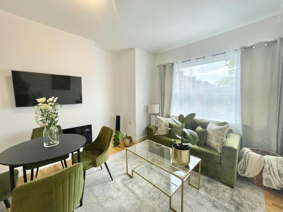 Lovely 1bdr Flat Next To Earls Court Station Apartamento