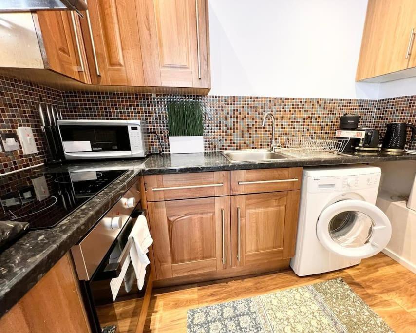 Lovely 1bdr Flat Next To Earls Court Station Apartamento *