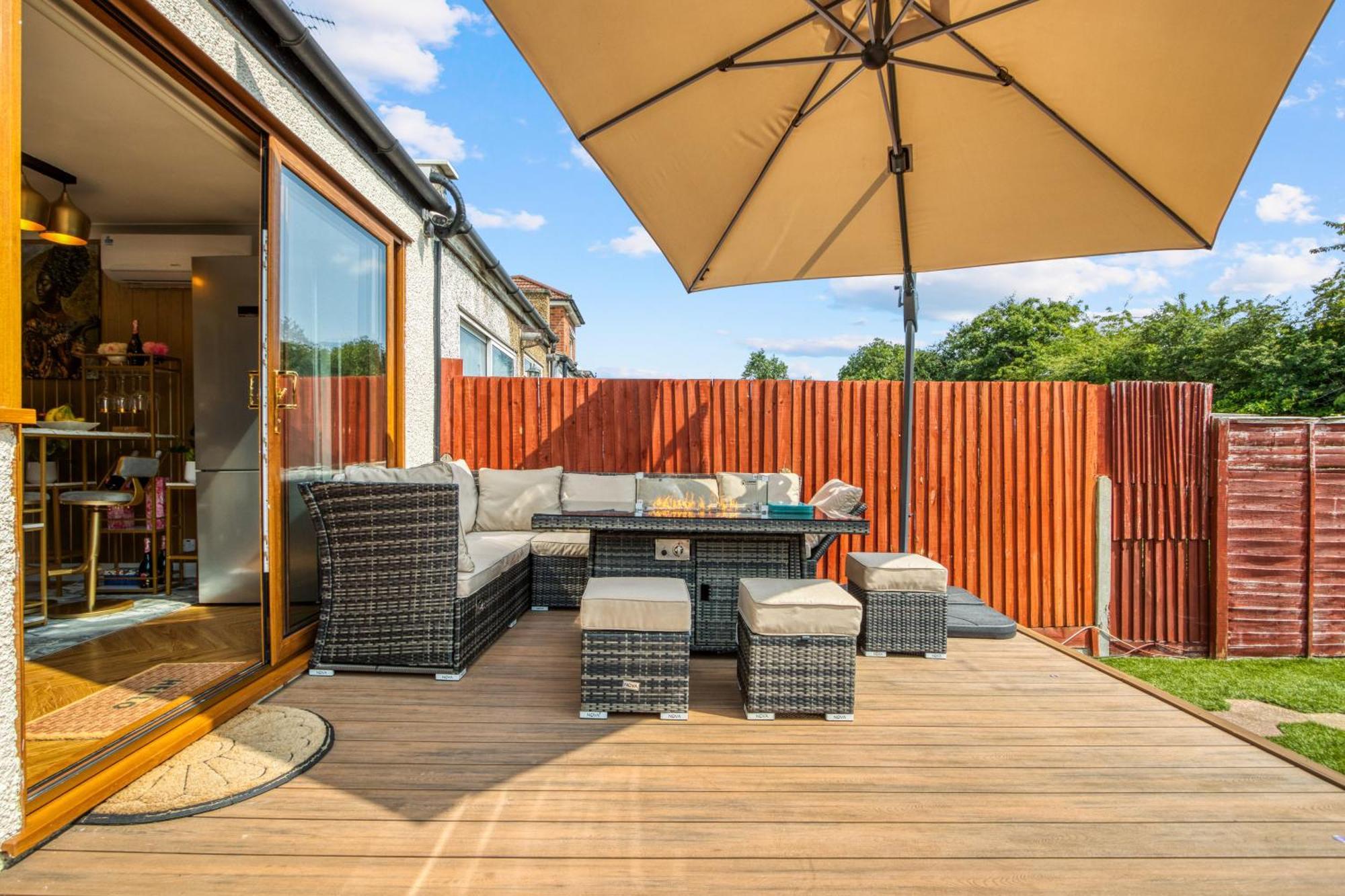 Casa Marina- 4 Bedroom House With Garden And Balcony * London