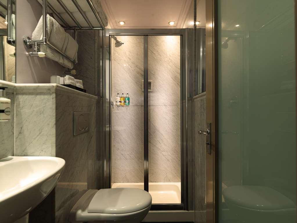 Radisson Blu Hotel, Marble Arch - Formerly Sussex Hotel London