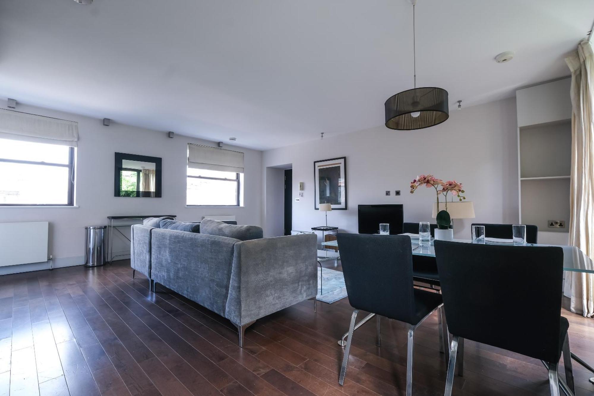 Modern Serviced 3 Minutes From Blackfriars Station Apartment *