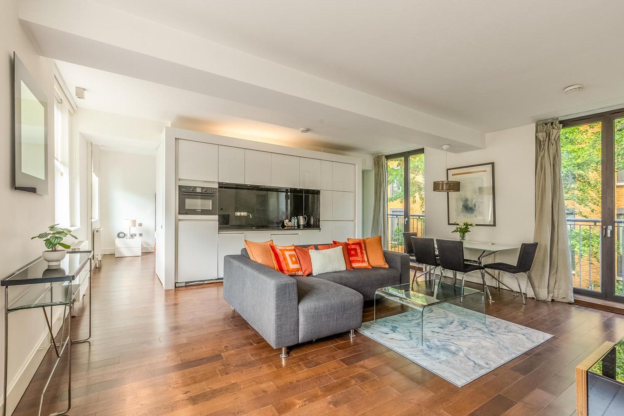 Modern Serviced 3 Minutes From Blackfriars Station Apartment