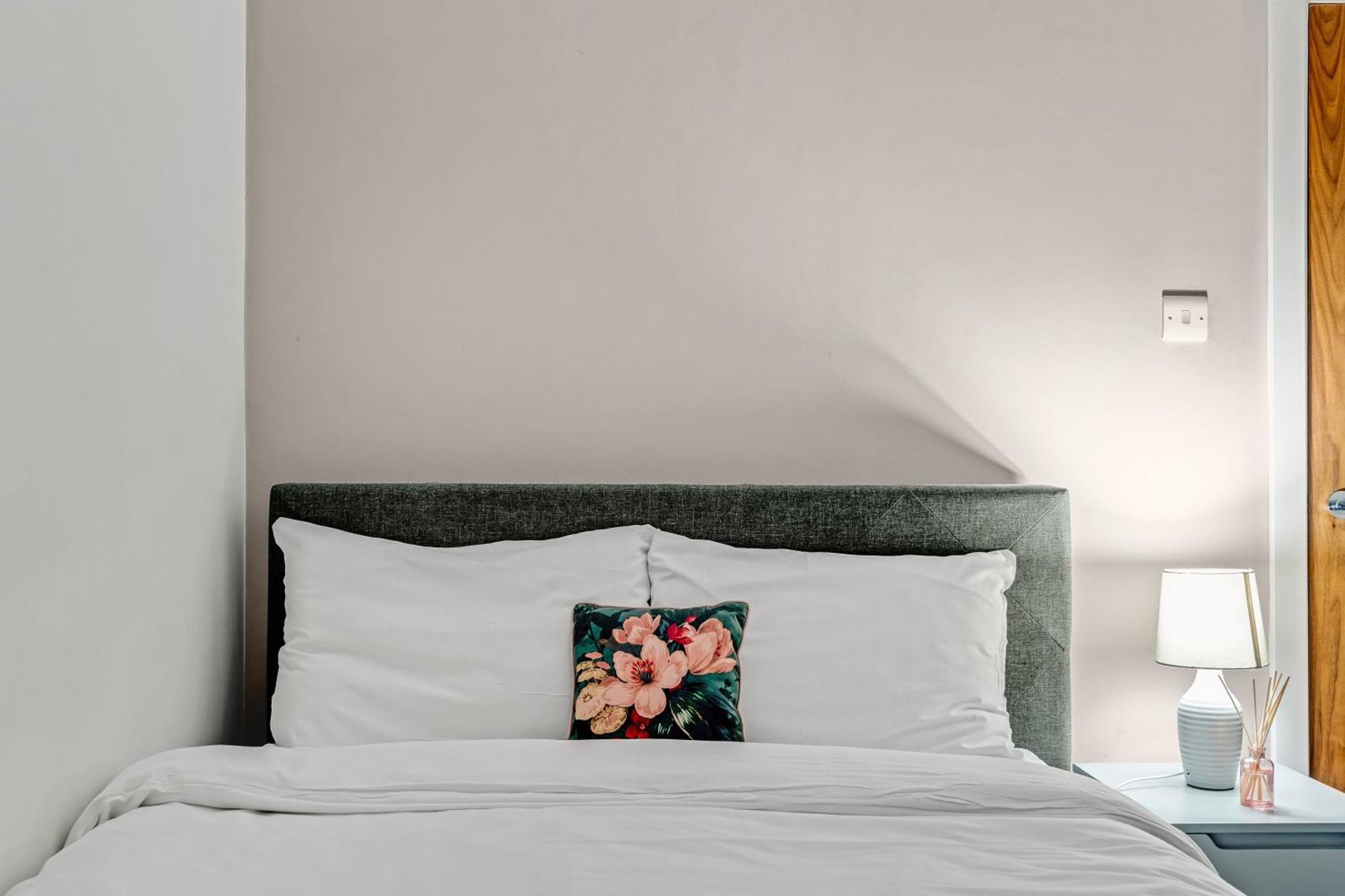 Ultimate London Base - 1Bd Flat, Perfect For Oasis, Coldplay, West End Apartamento