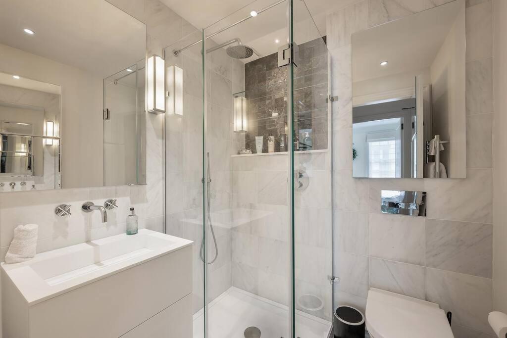 Luxury 3-bed Pavilion Road London
