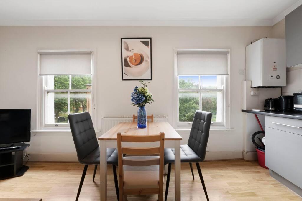 Charming Crouch Hill By Morethanstays London