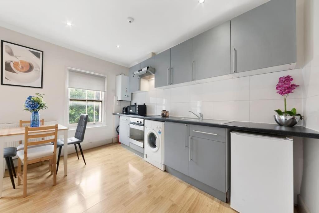 Charming Crouch Hill By Morethanstays * London