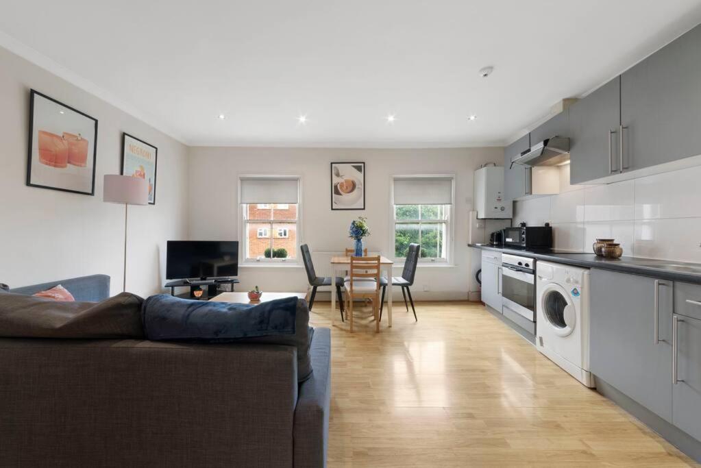 Charming Crouch Hill By Morethanstays *