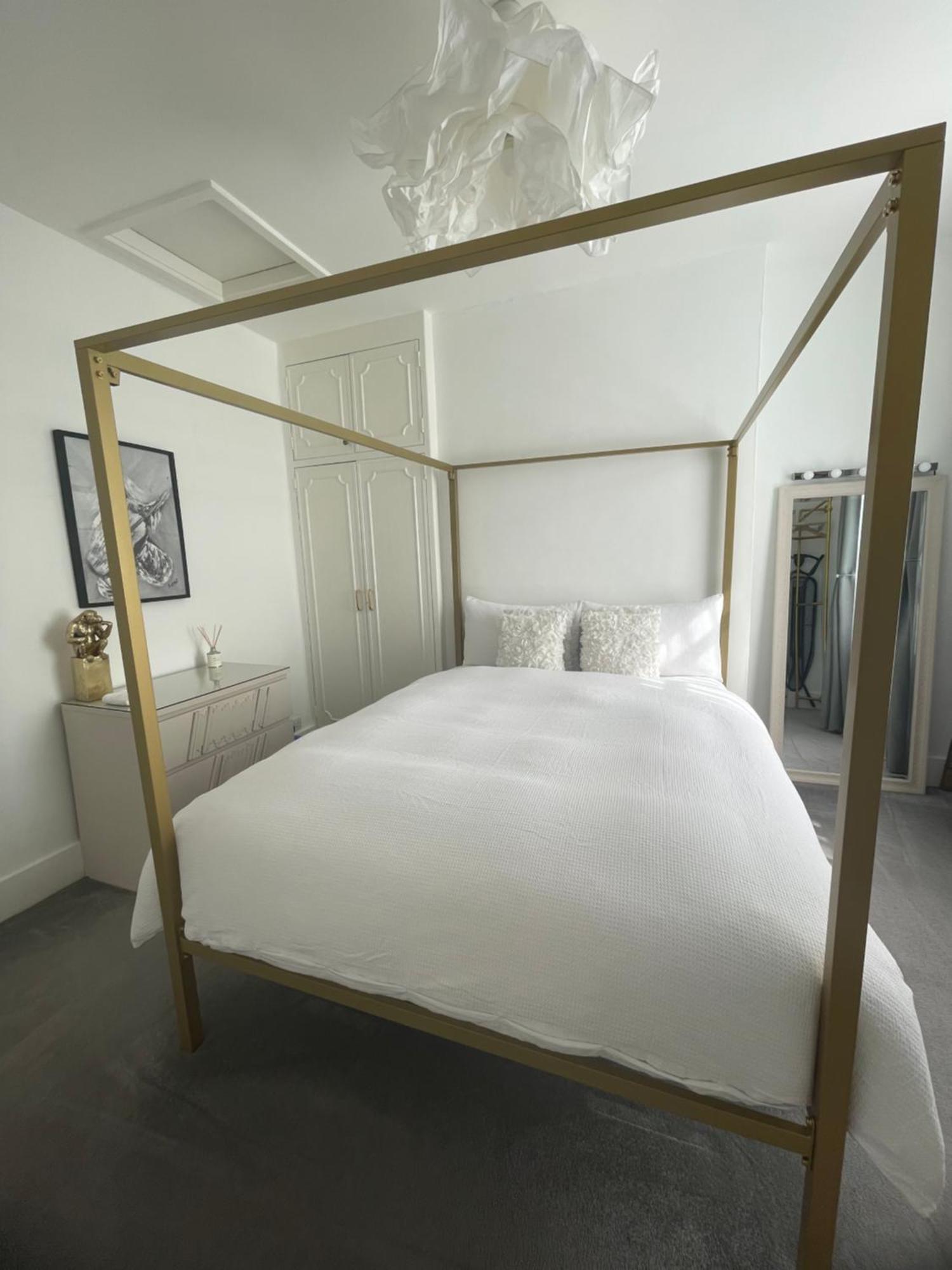 Queen Bedroom In Maida Vale Londres