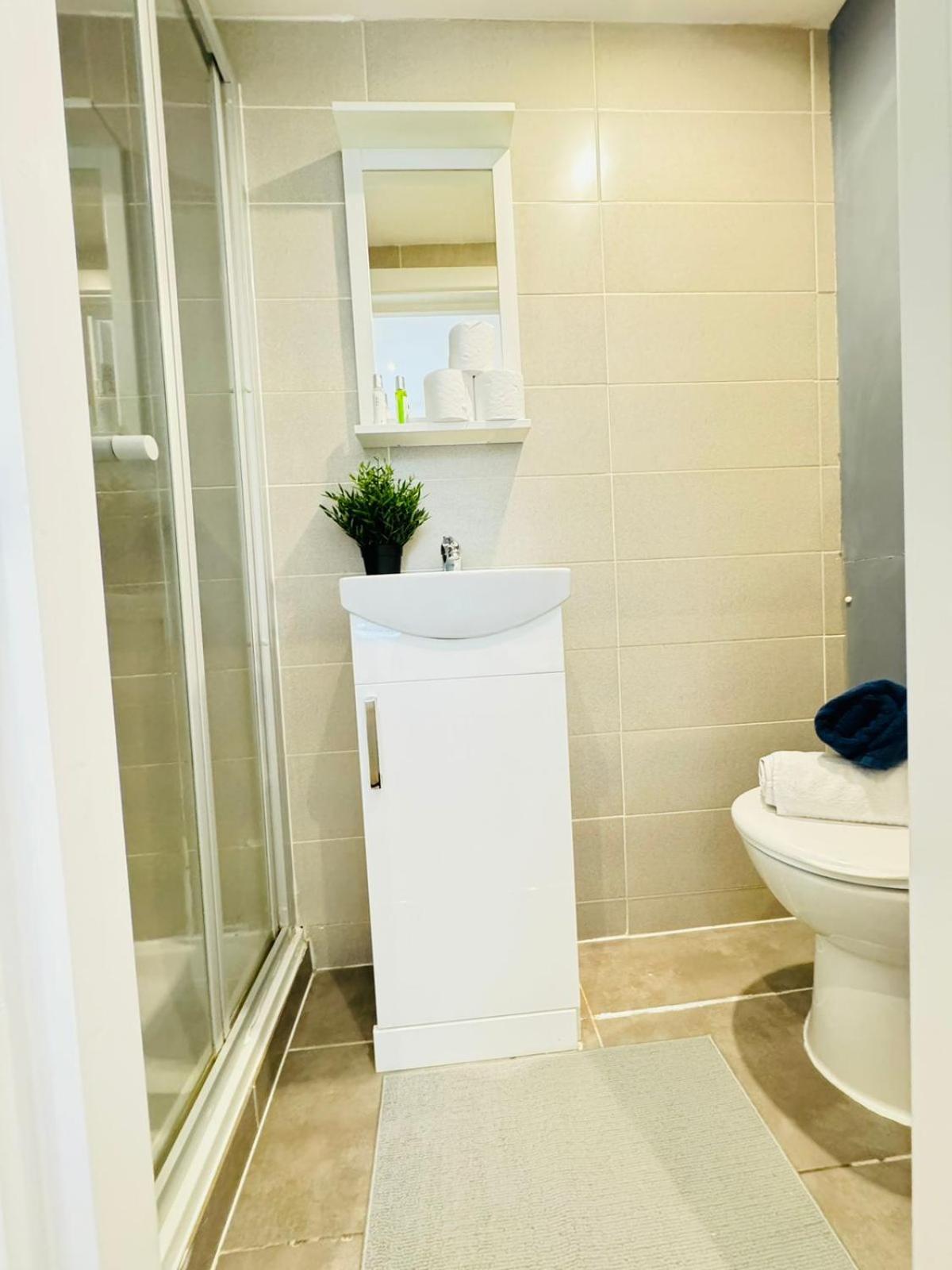 Apartment Harrow Road One Bedroom London