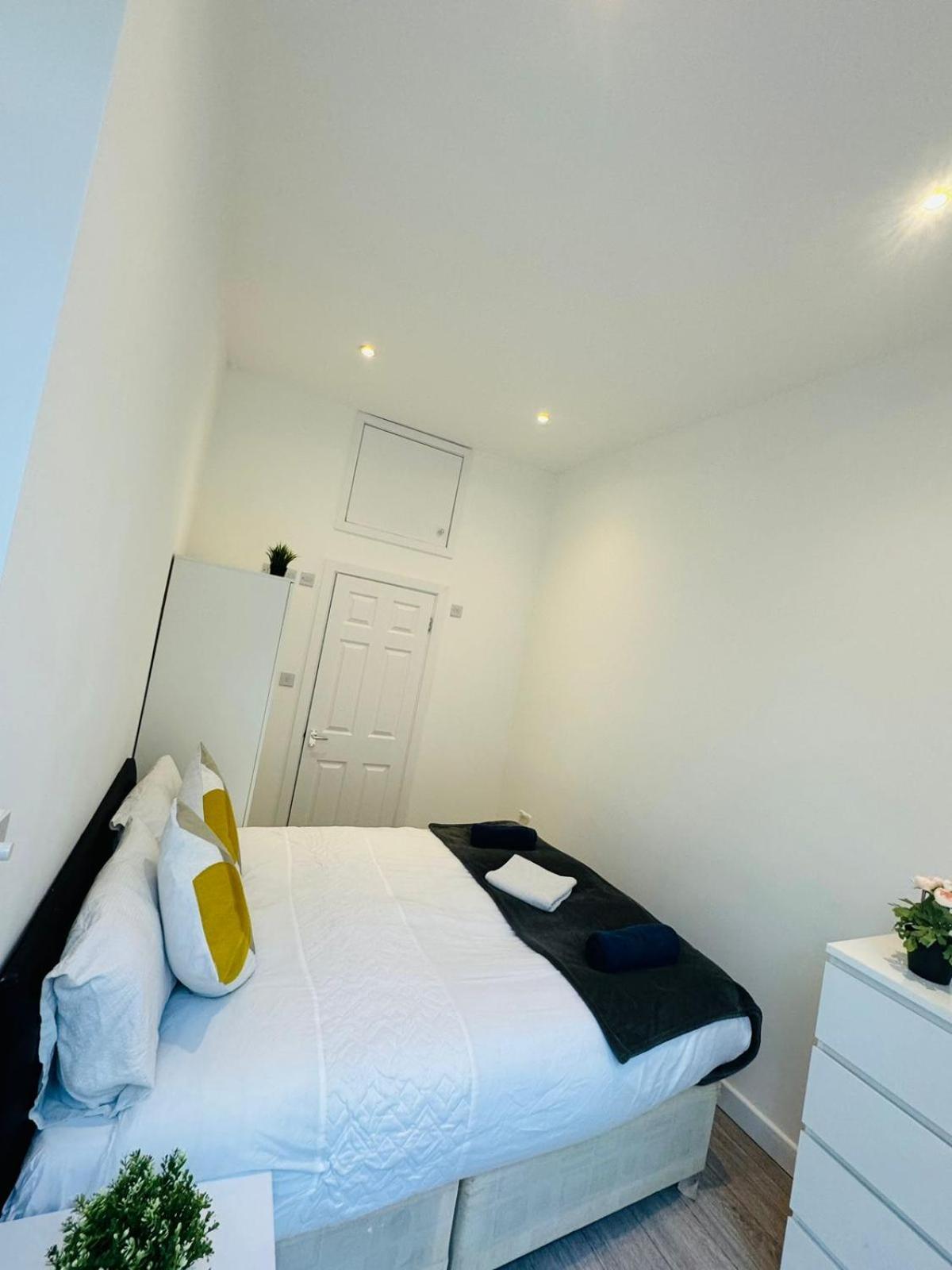 Harrow Road One Bedroom Apartment