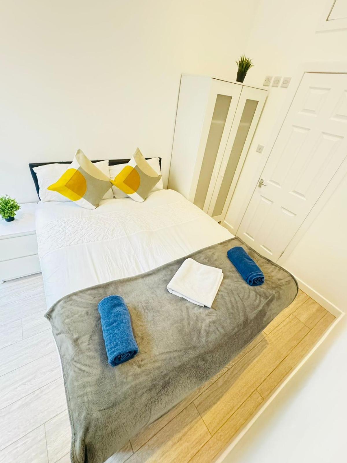 Harrow Road One Bedroom Apartment