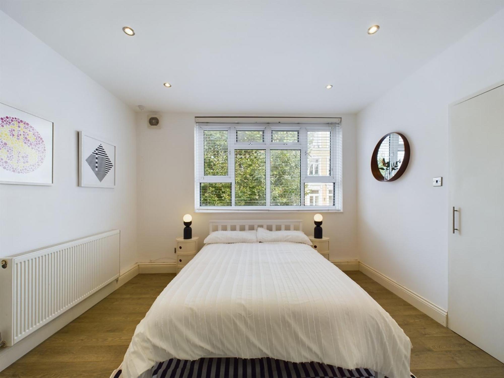 The Earl's Court Hideaway - Warm 3bdr House Apartment London