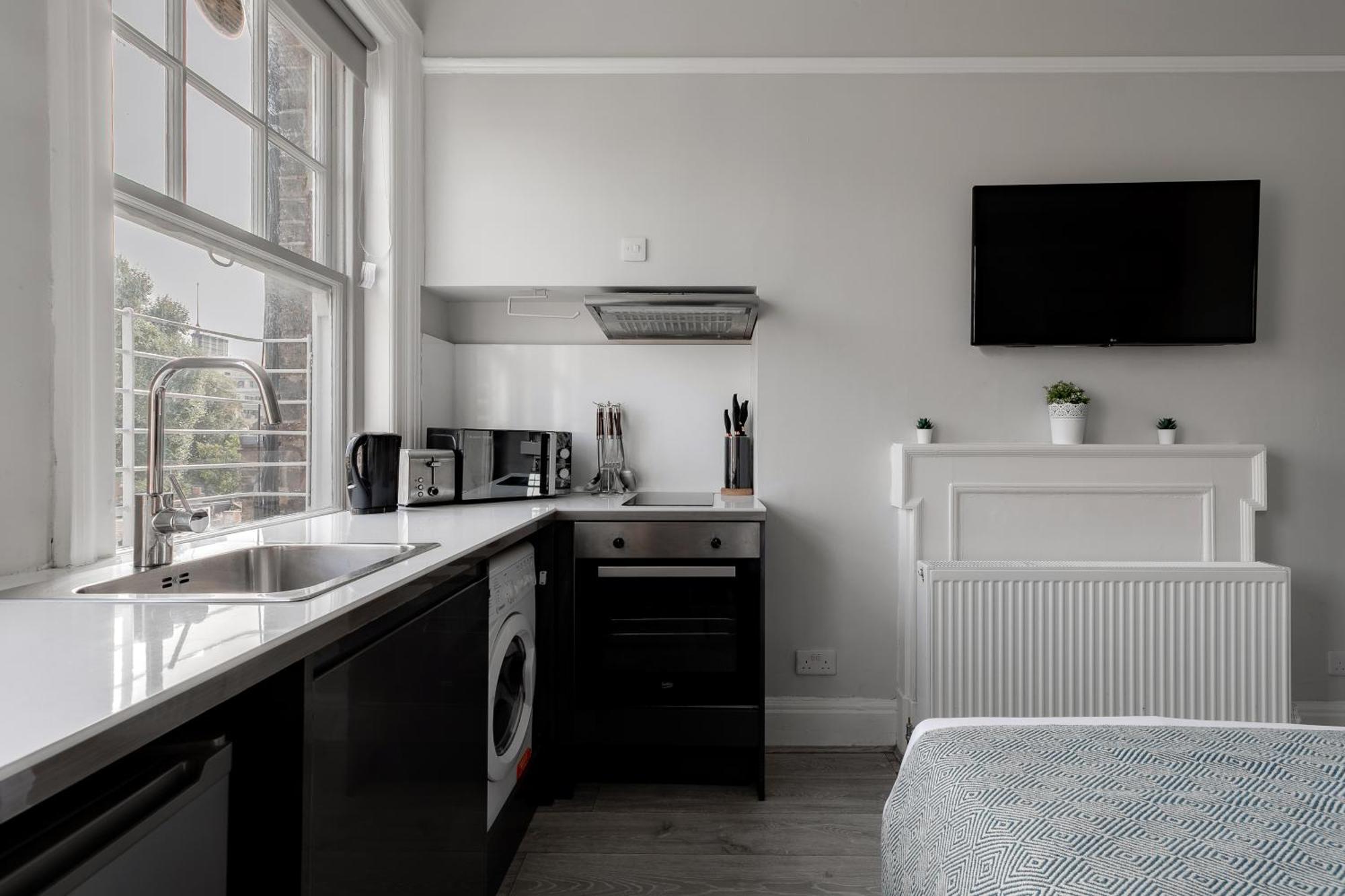 In The Heart Of High Street Kensington * London