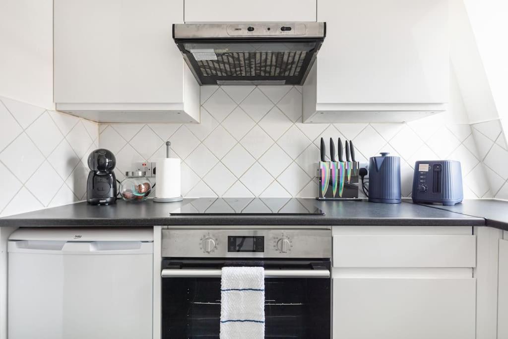 Appartement Bright N' Charming Air Conditioned Two Bed In Heart Of *