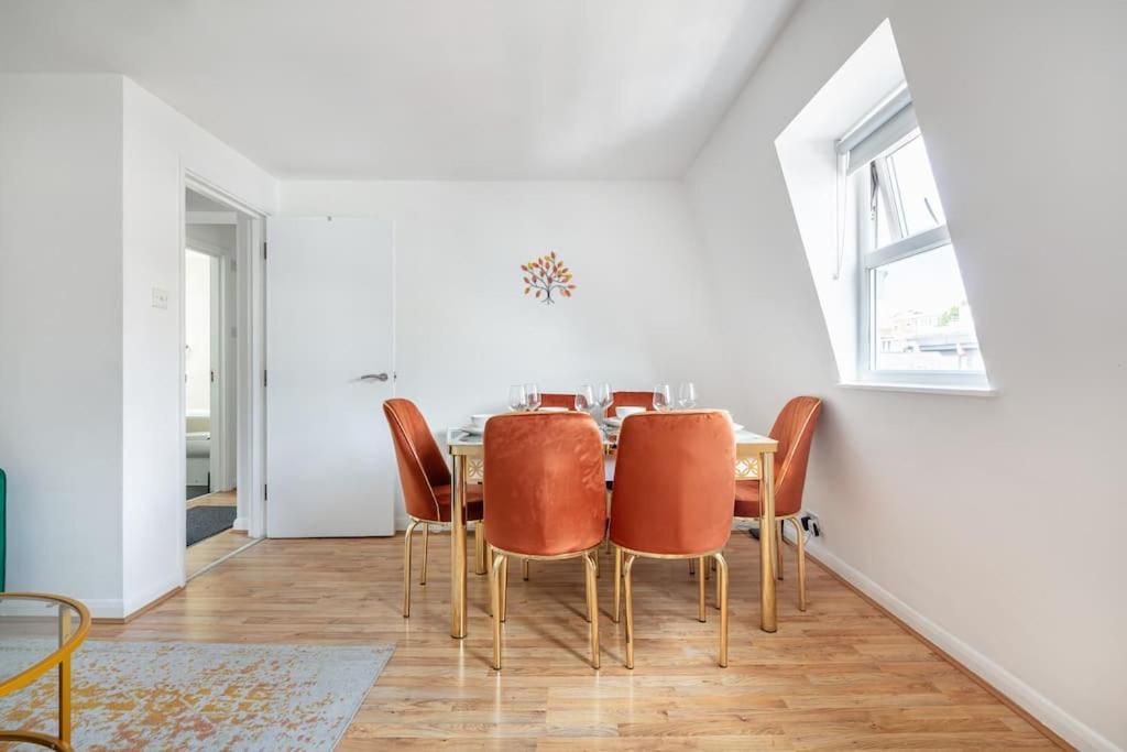Bright N' Charming Air Conditioned Two Bed In Heart Of * Londen