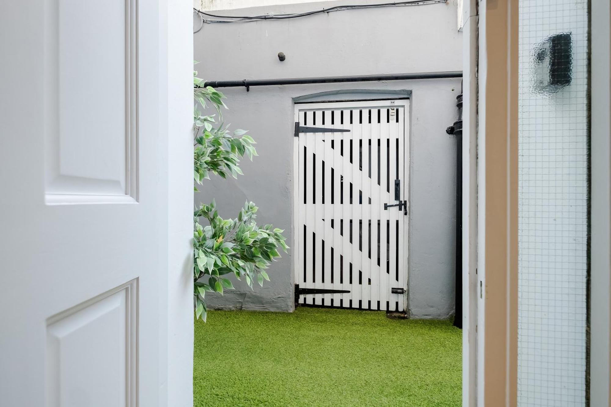 Large One Bedroom In Marylebone Apartment