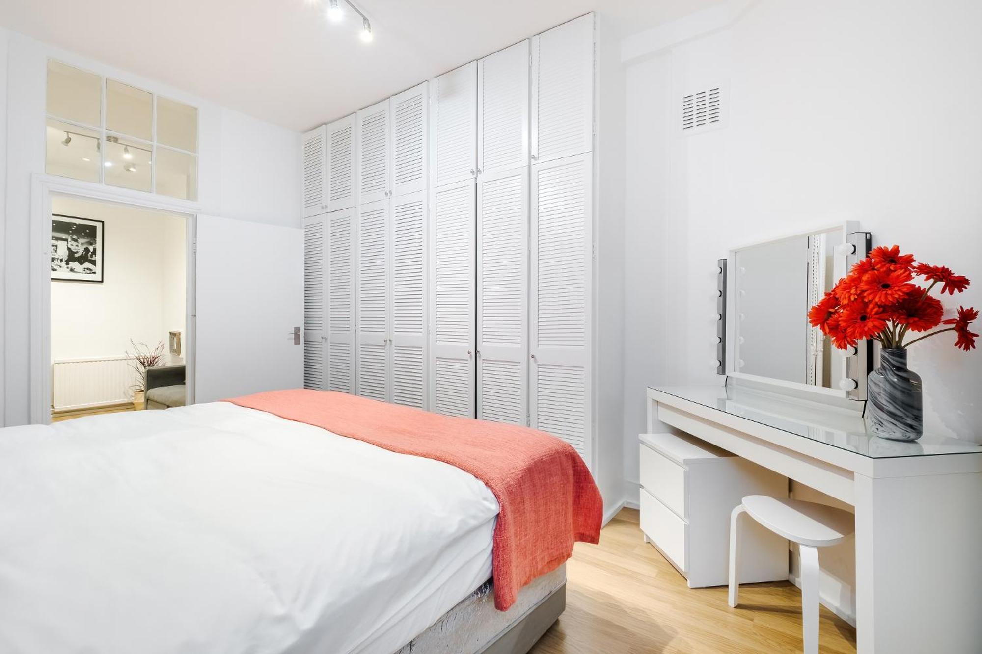 Large One Bedroom In Marylebone * London