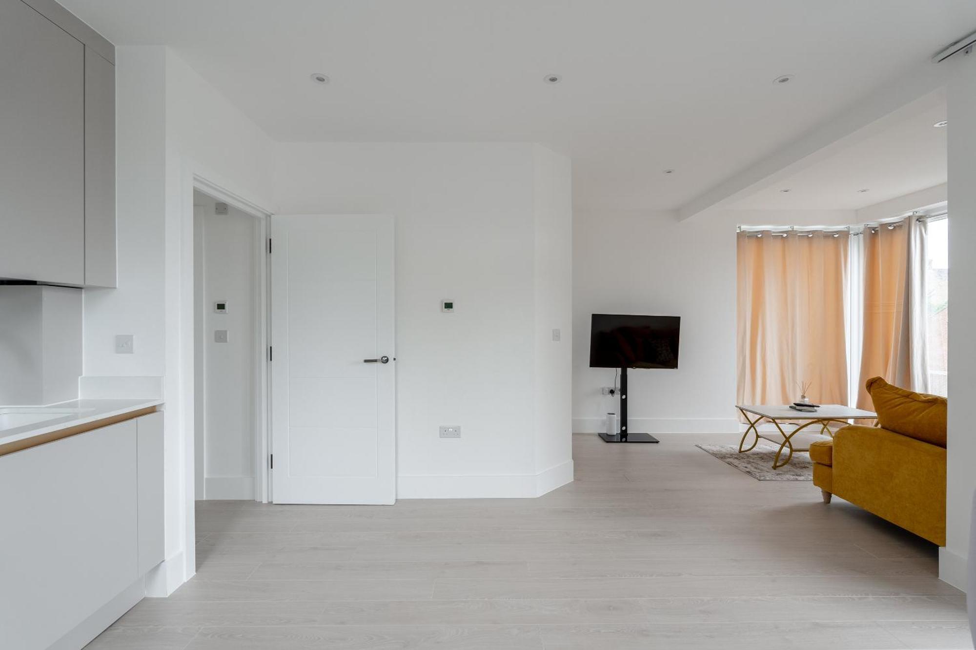 Tai Luxury Apartment *