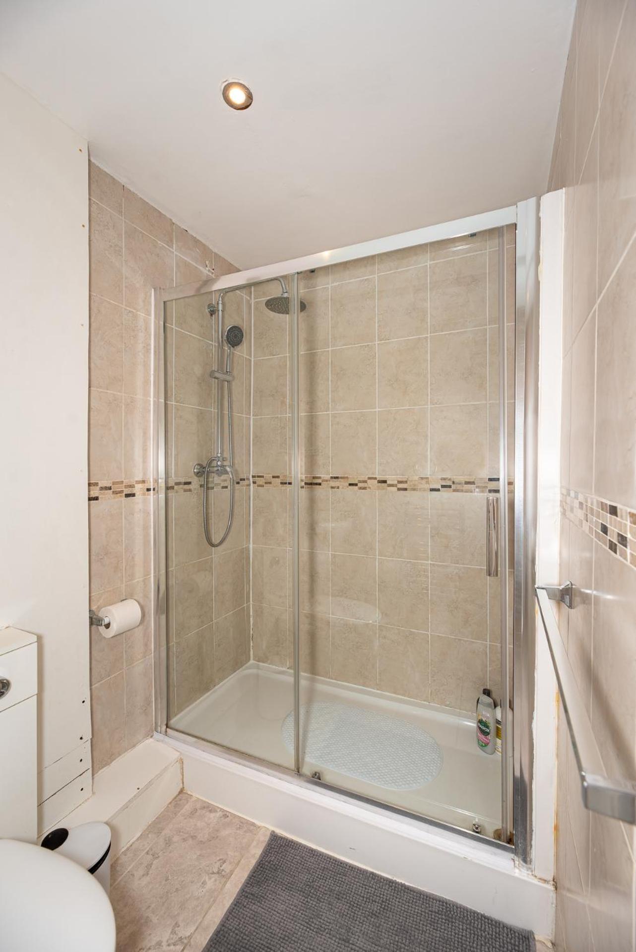 Lovely 3 Bedroom Flat , Aldgate, Tower Hill, Whitechapel * Londres