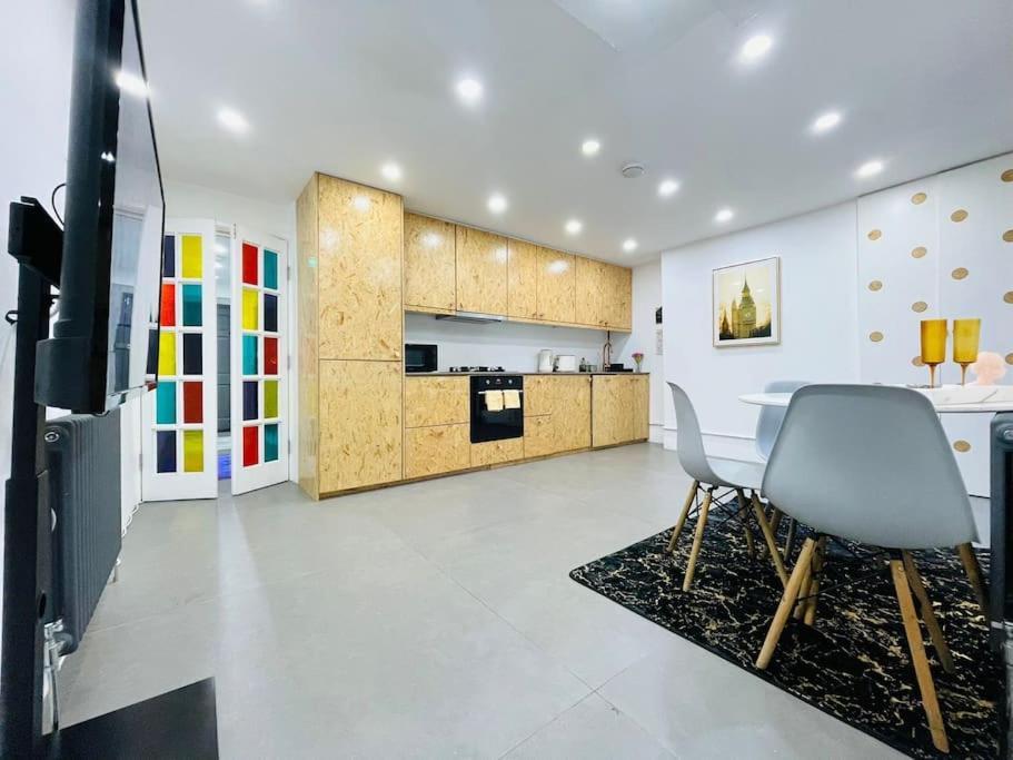 Beautiful House In Little Venice Holiday home *