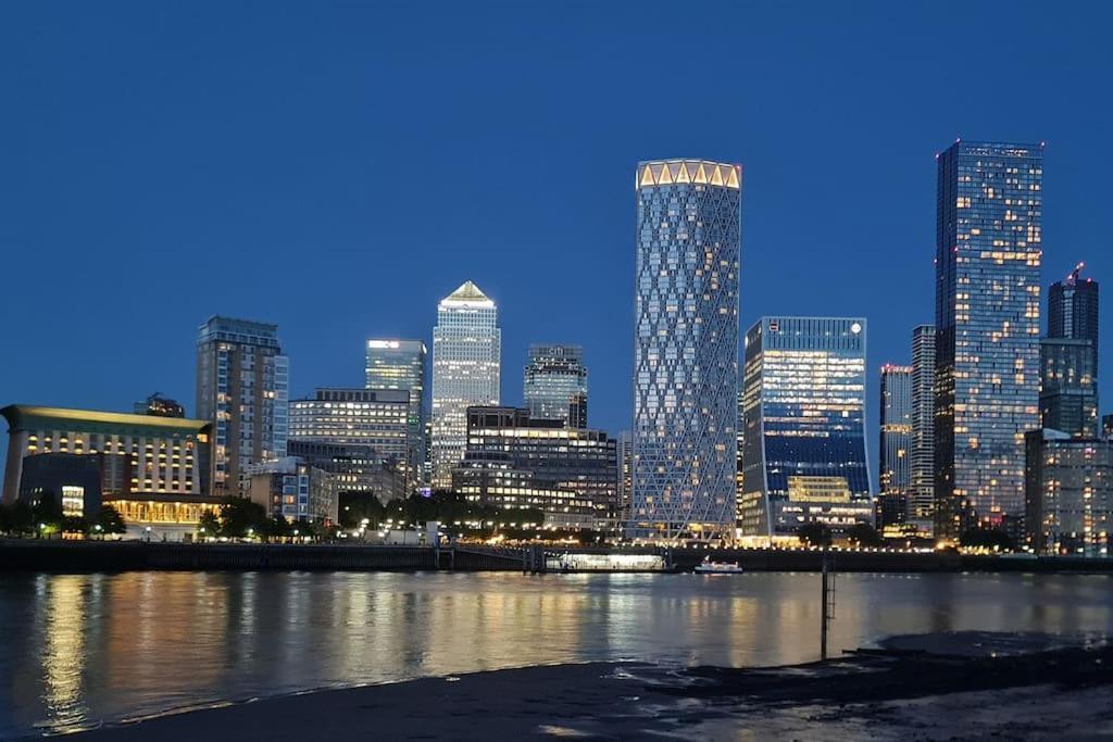 Apartment Pad On Thames London