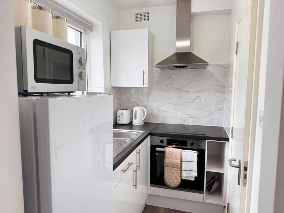 Apartment Vibrant 30min To & Free Wifi London