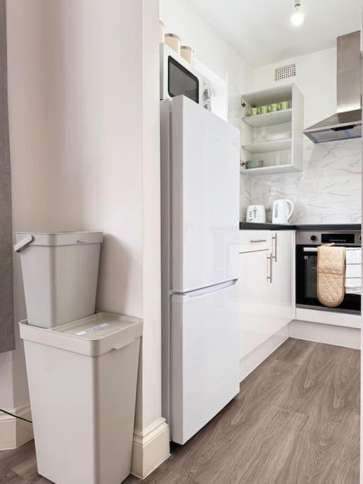 Vibrant 30min To & Free Wifi * London