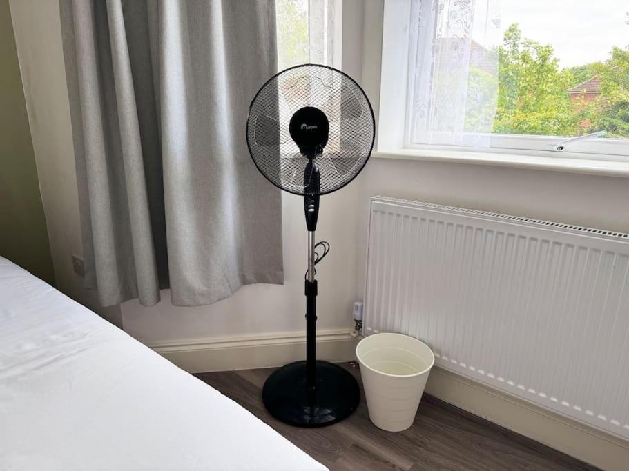 Vibrant 30min To & Free Wifi Apartment London