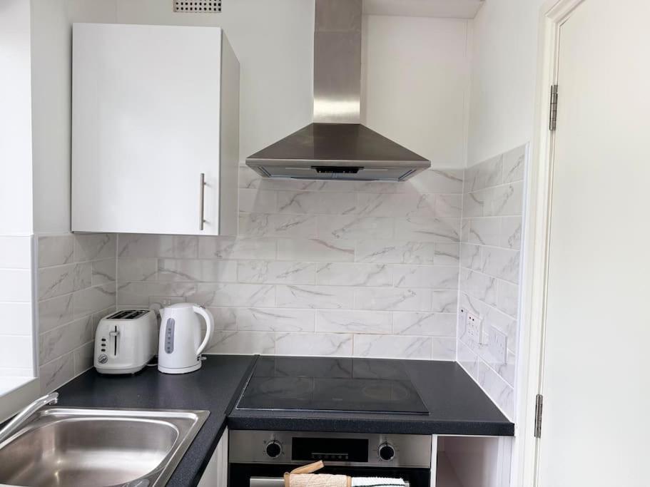 Apartment Vibrant 30min To & Free Wifi London