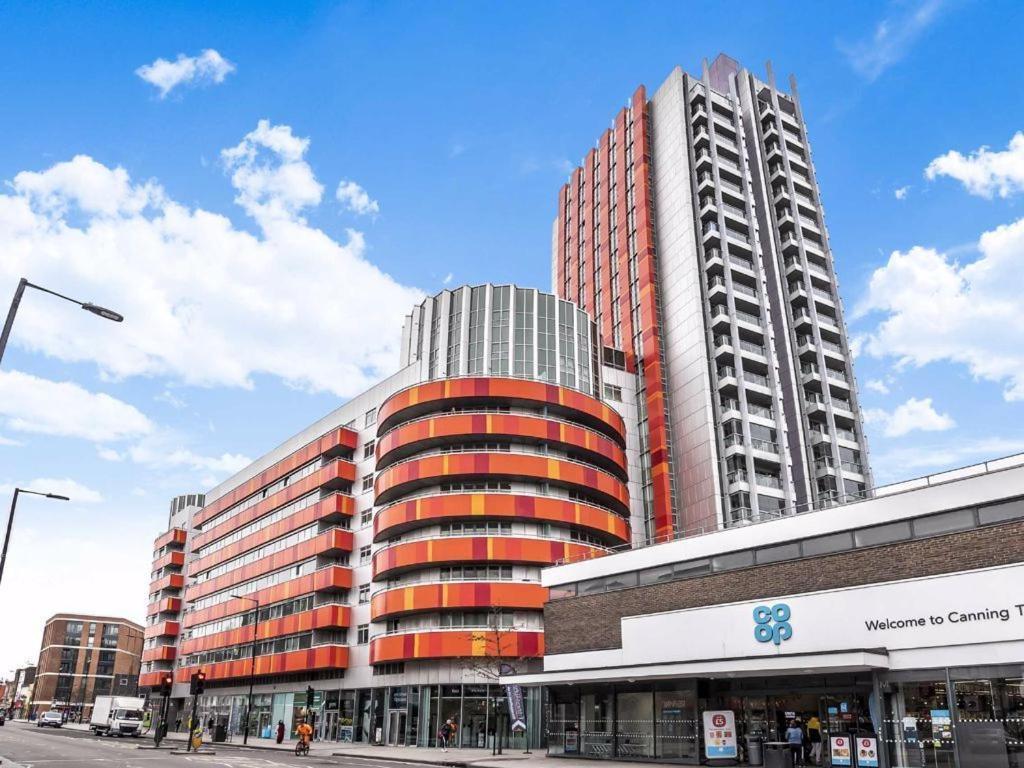 2 Bedroom Canning Town Newham Excel With Free Parking * Londres