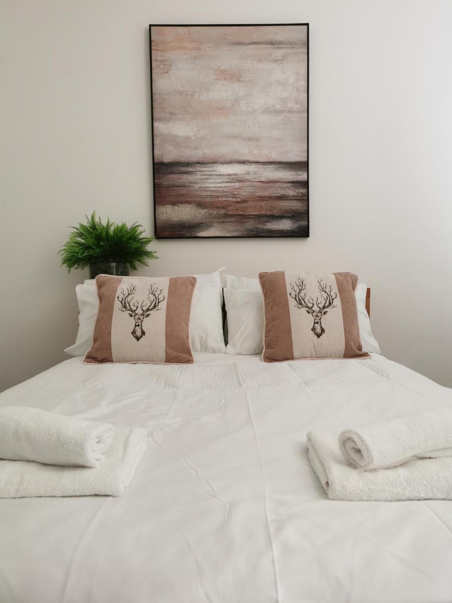 Holiday home No 10 Spacious 2-bedroom House In Stratford With Parking For Up To Six London