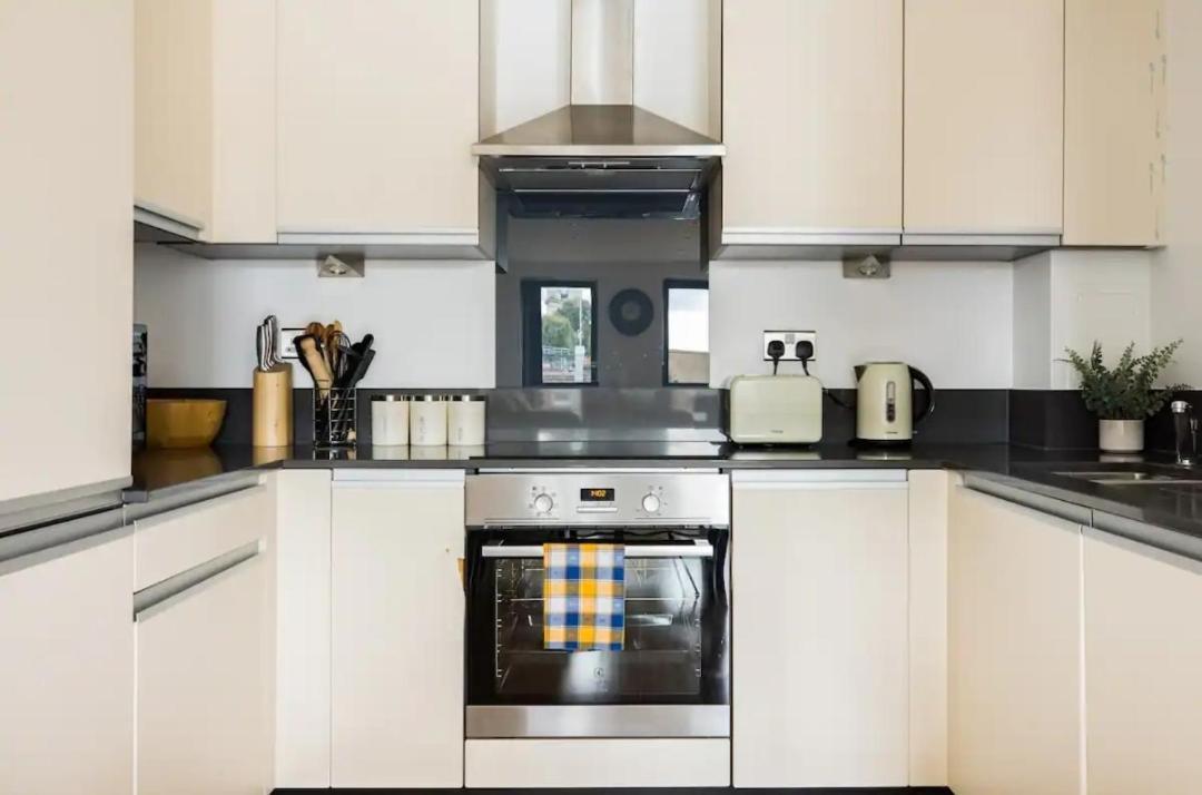 2 Bedroom Canning Town Newham Excel With Free Parking Apartamento Londres