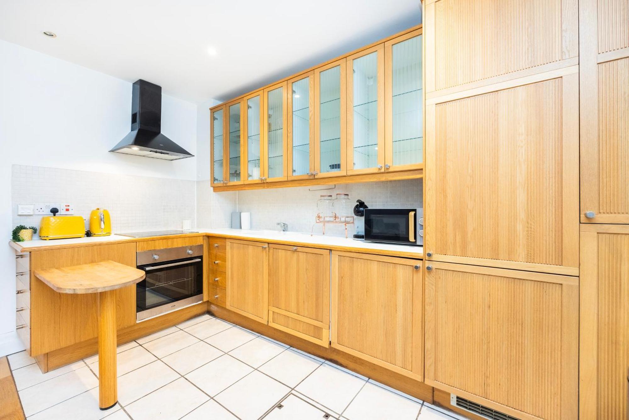 Modern 1 Bedroom Near Earls Court Appartement Londen