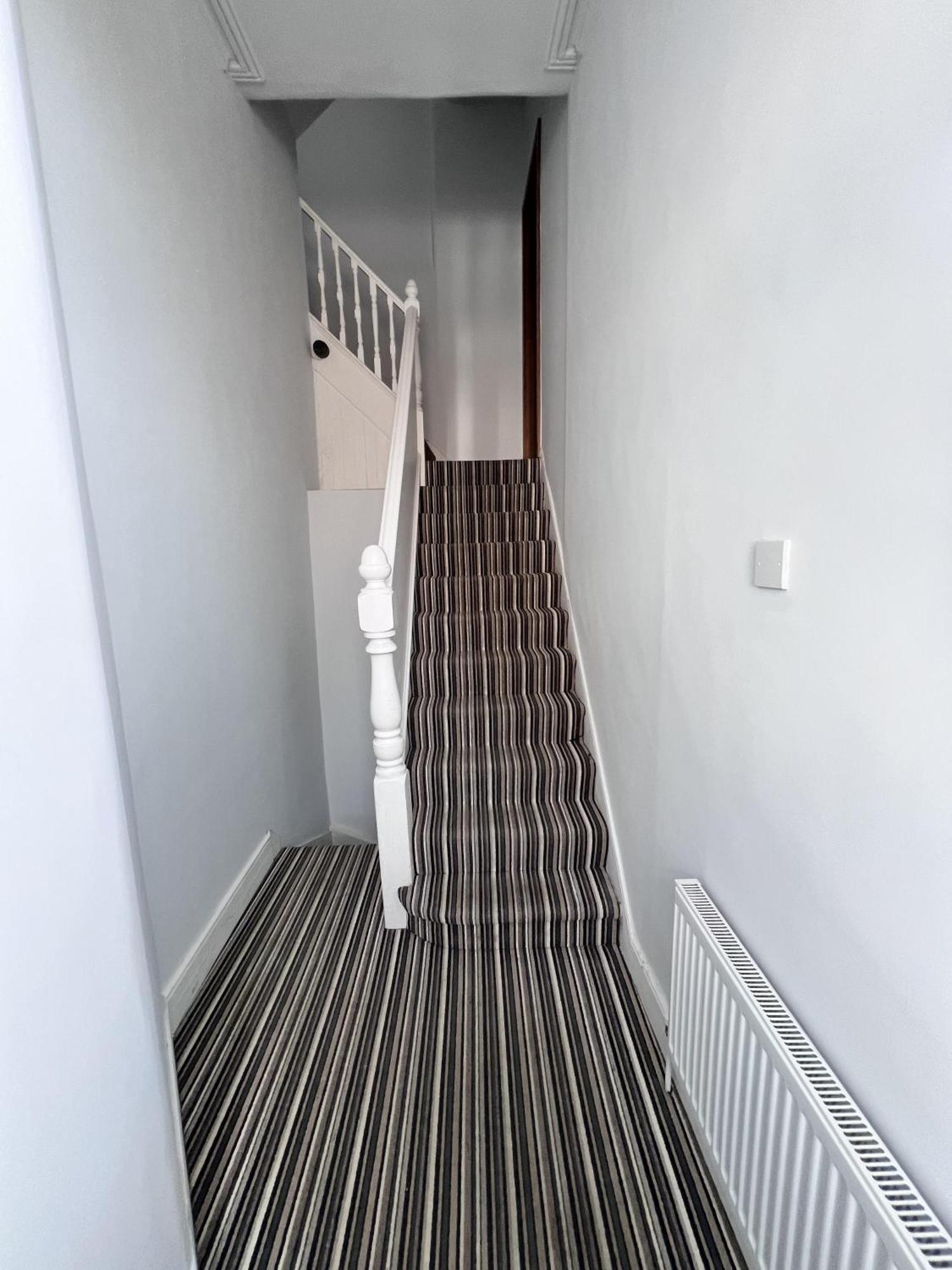 Retreat - Colney Hatch Lane * Londen