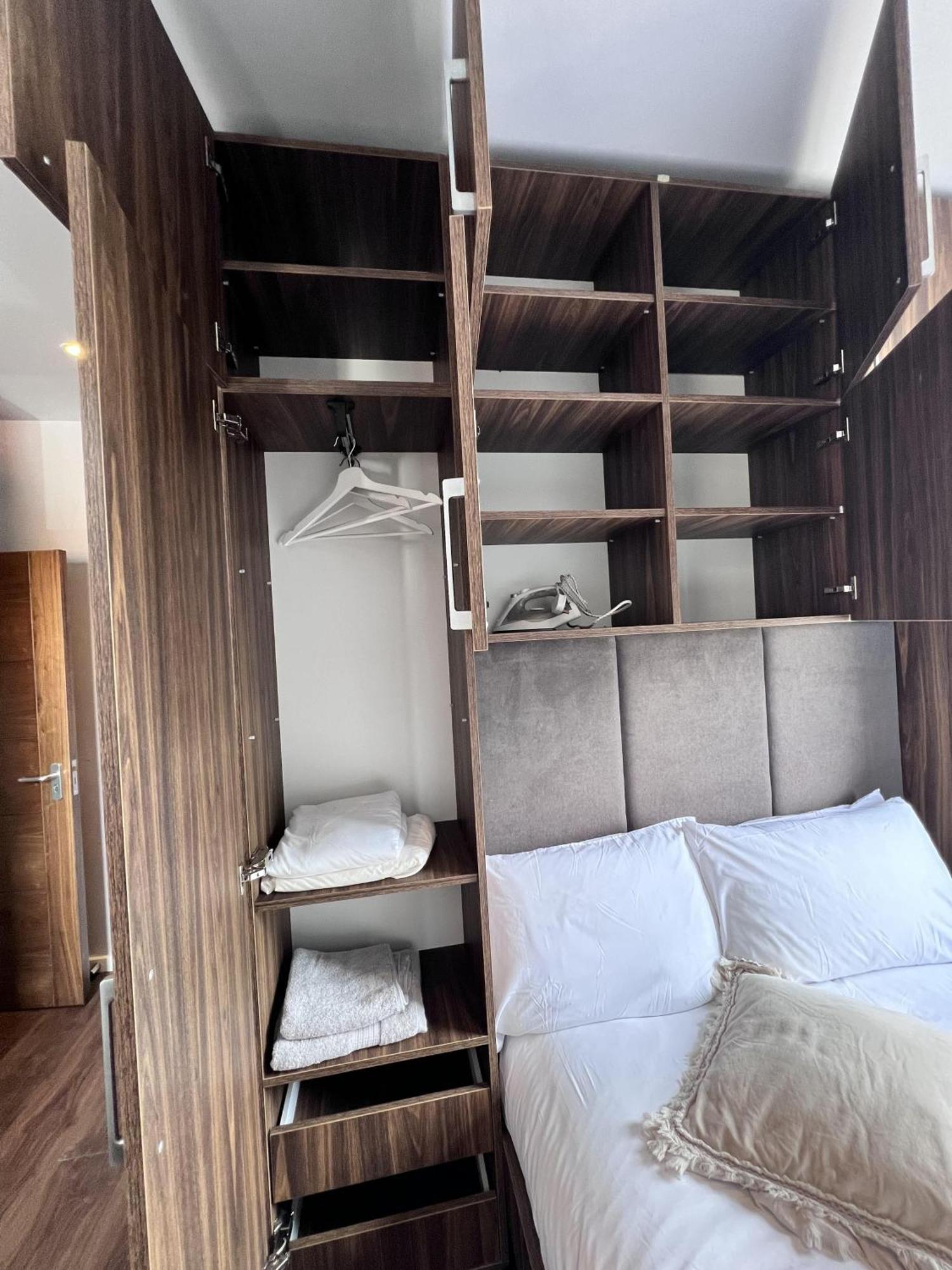 Retreat - Colney Hatch Lane Appartement *