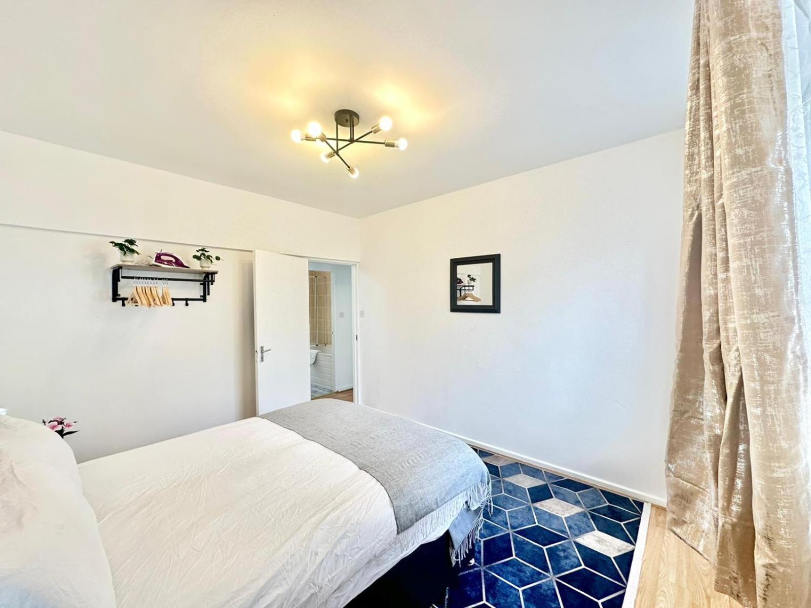Lovely Two Bedroom In Paddington London