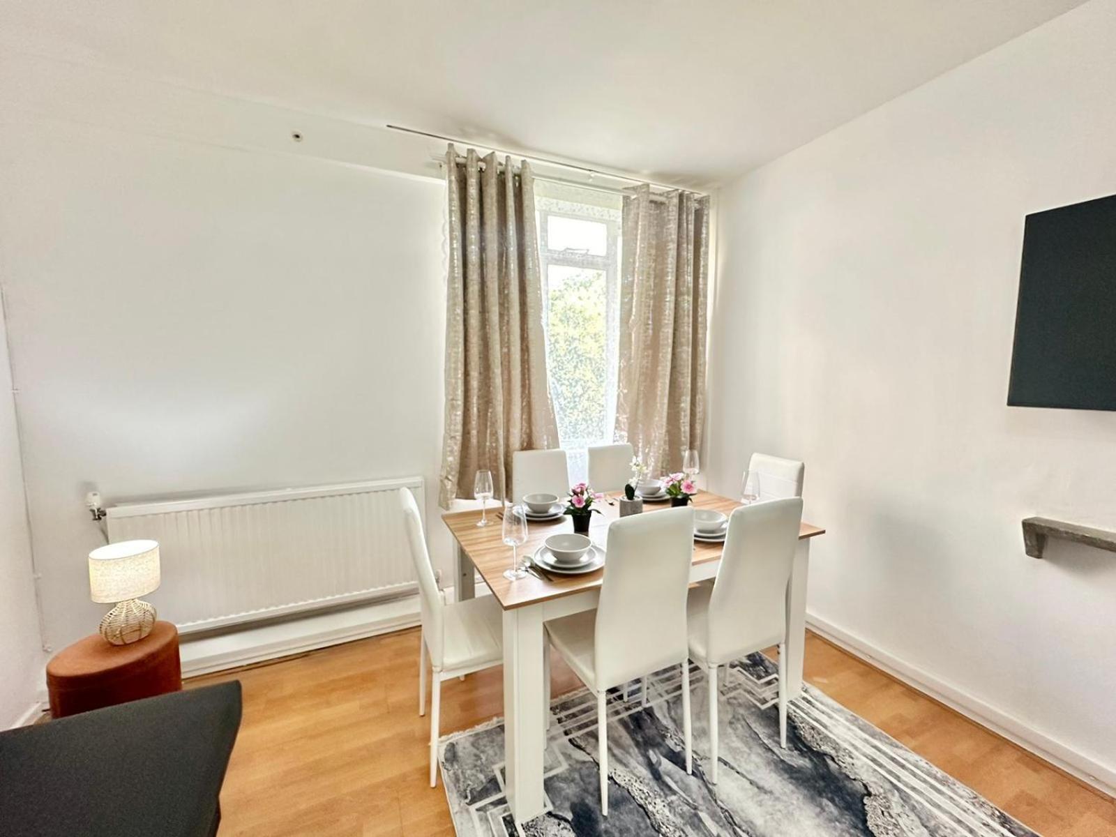 Lovely Two Bedroom In Paddington Apartment