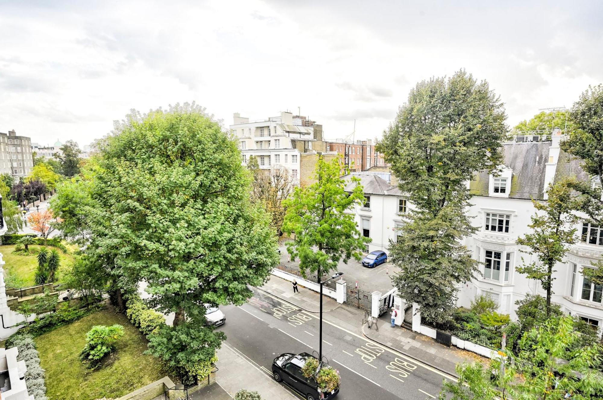 Apartment Beatles-themed Serviced On Abbey Road London
