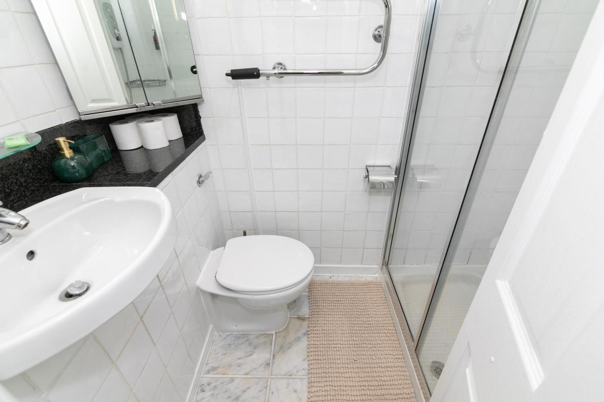 1 Bed Flat 5 Min From Holland Park Station! London Appartement Londen