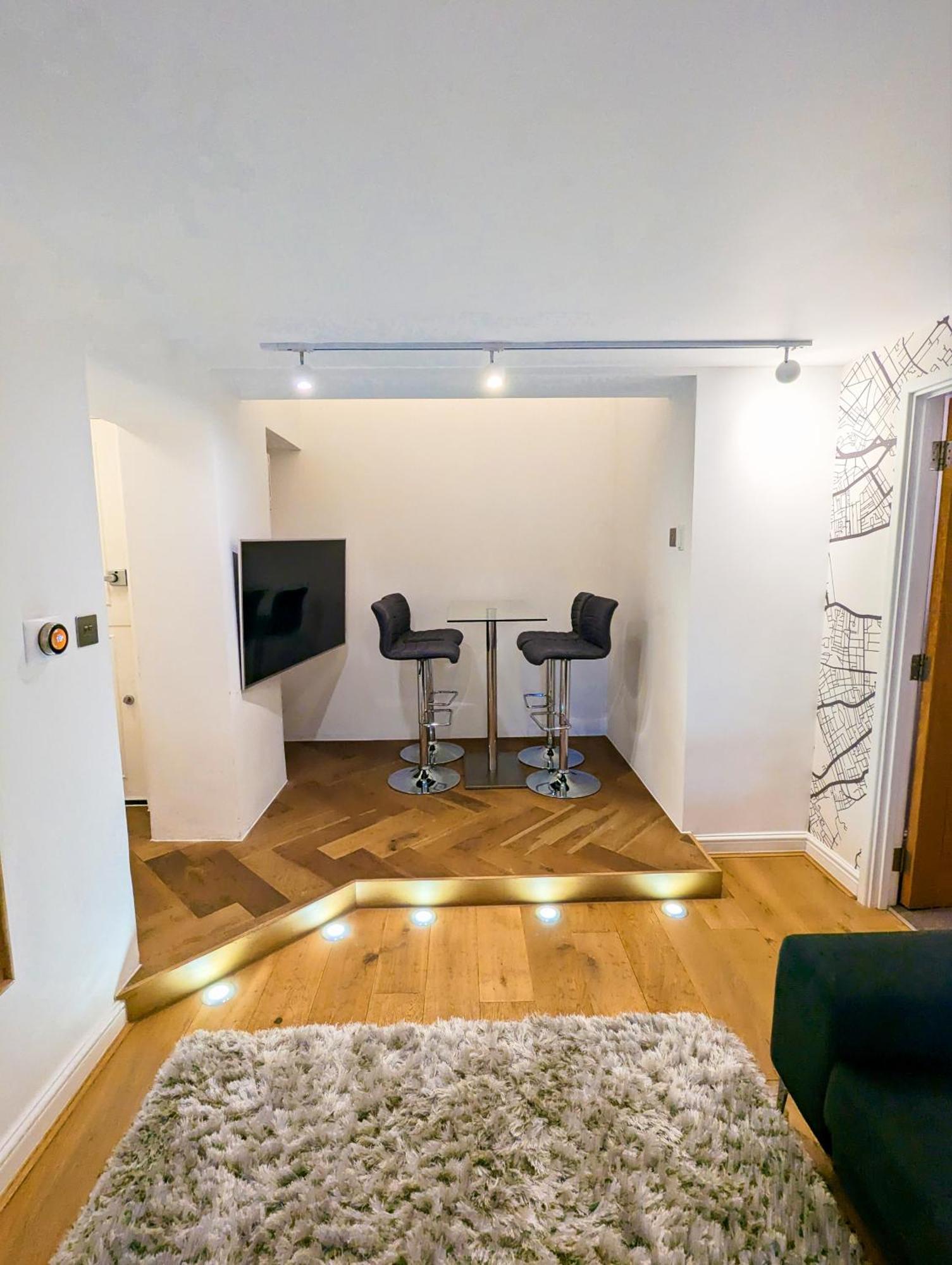 Modern 1 Bedroom In Kensington Apartment London