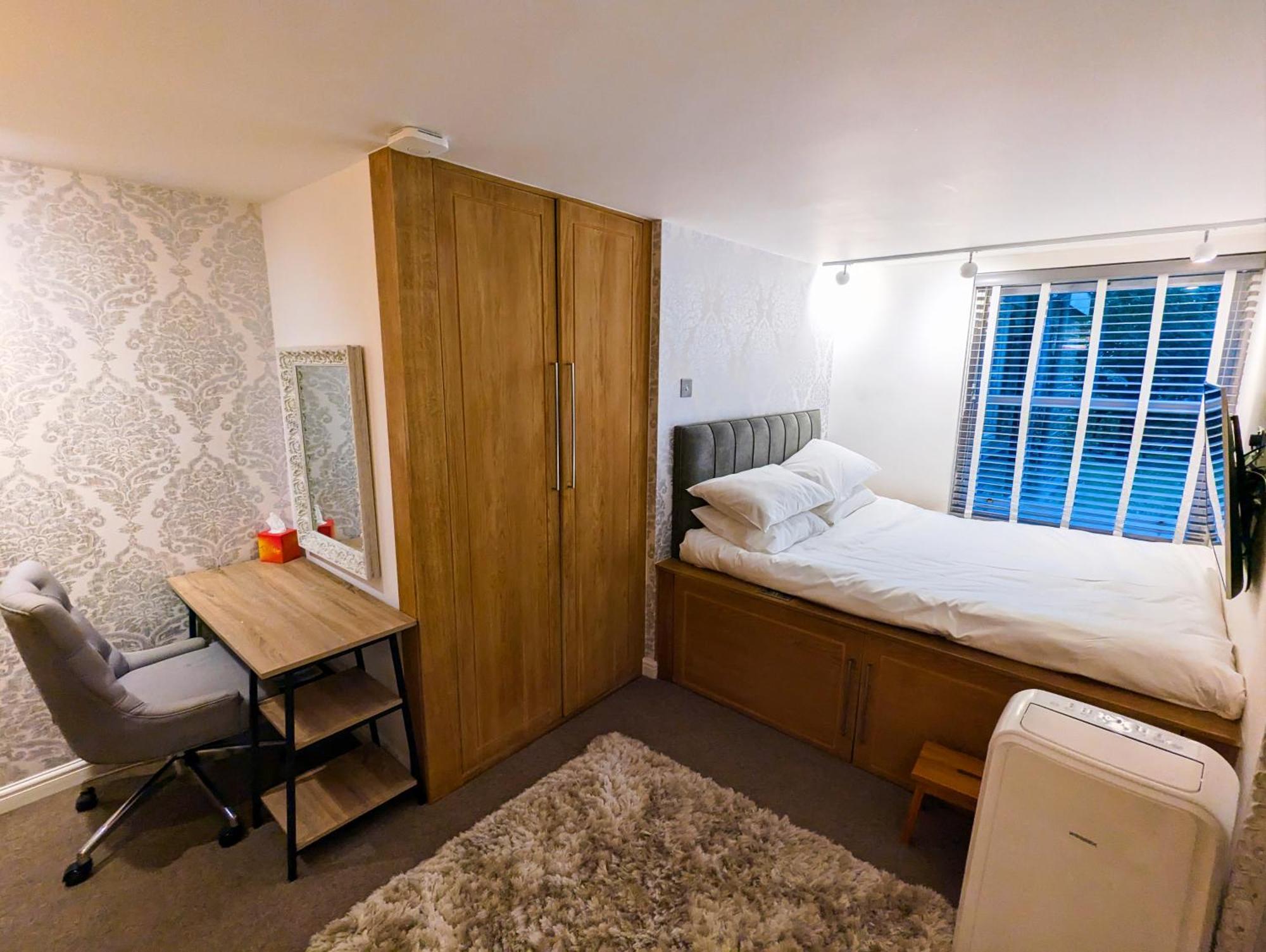 Modern 1 Bedroom In Kensington Apartment