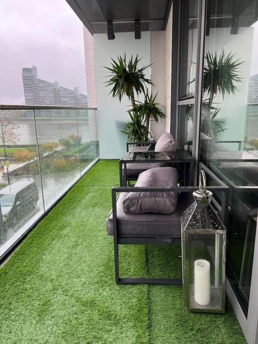 Luxury Chelsea Waterfront View Londen