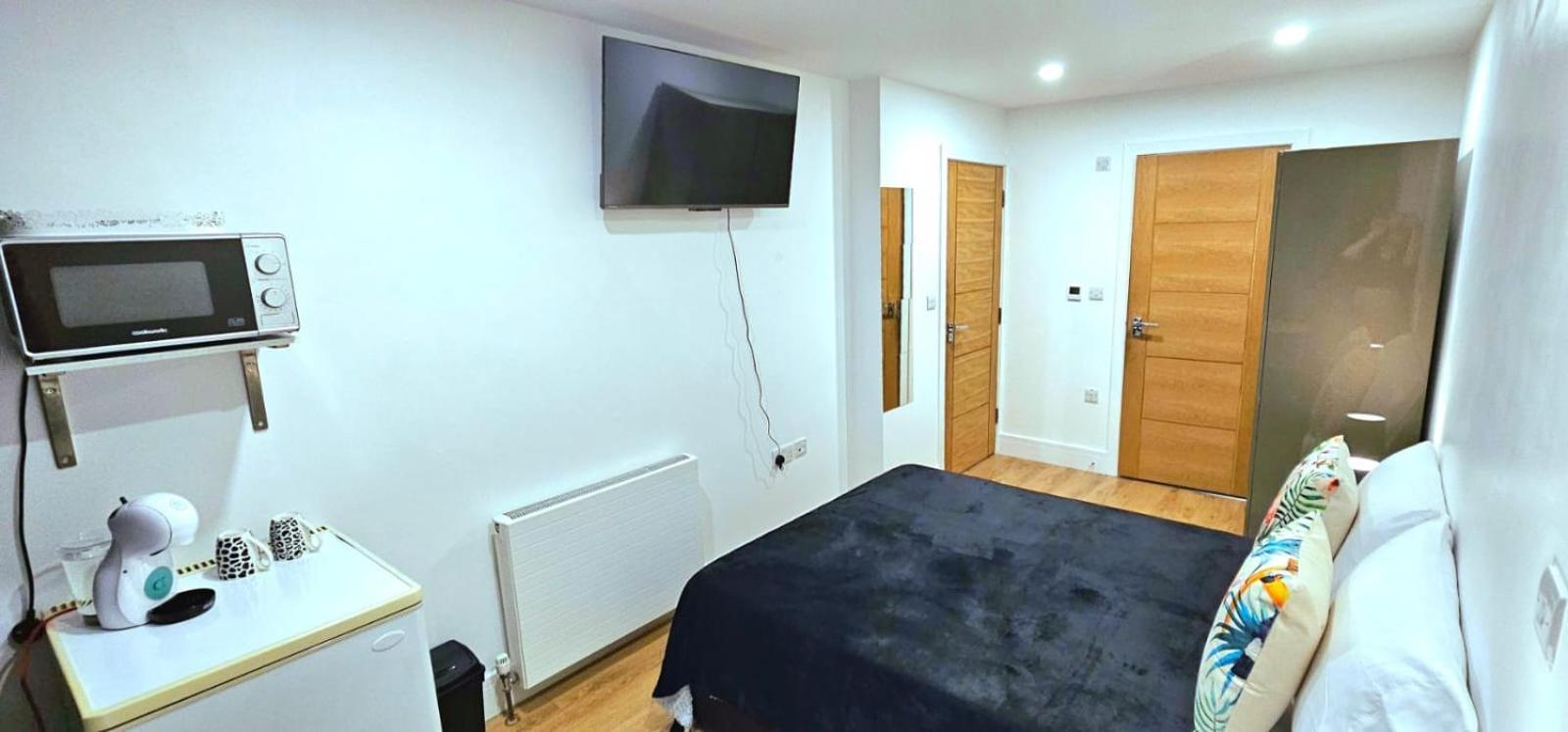 Penelope Ensuite Double Homestay London
