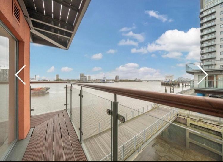Amazing River View 2 Bedroom Apartment, Sleeps 6 , Balcony And Parking Apartamento *