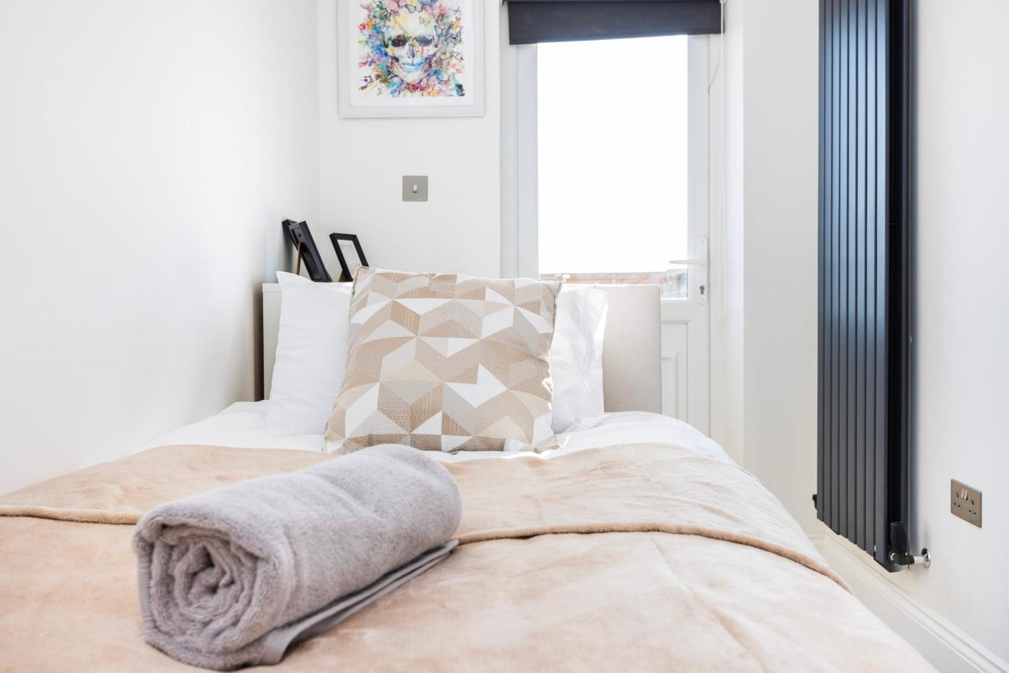 Modern 3 Bedroom With Ensuite Appartement