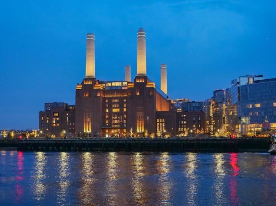 2 Bed Riverside Flat With Breath Taking Views *