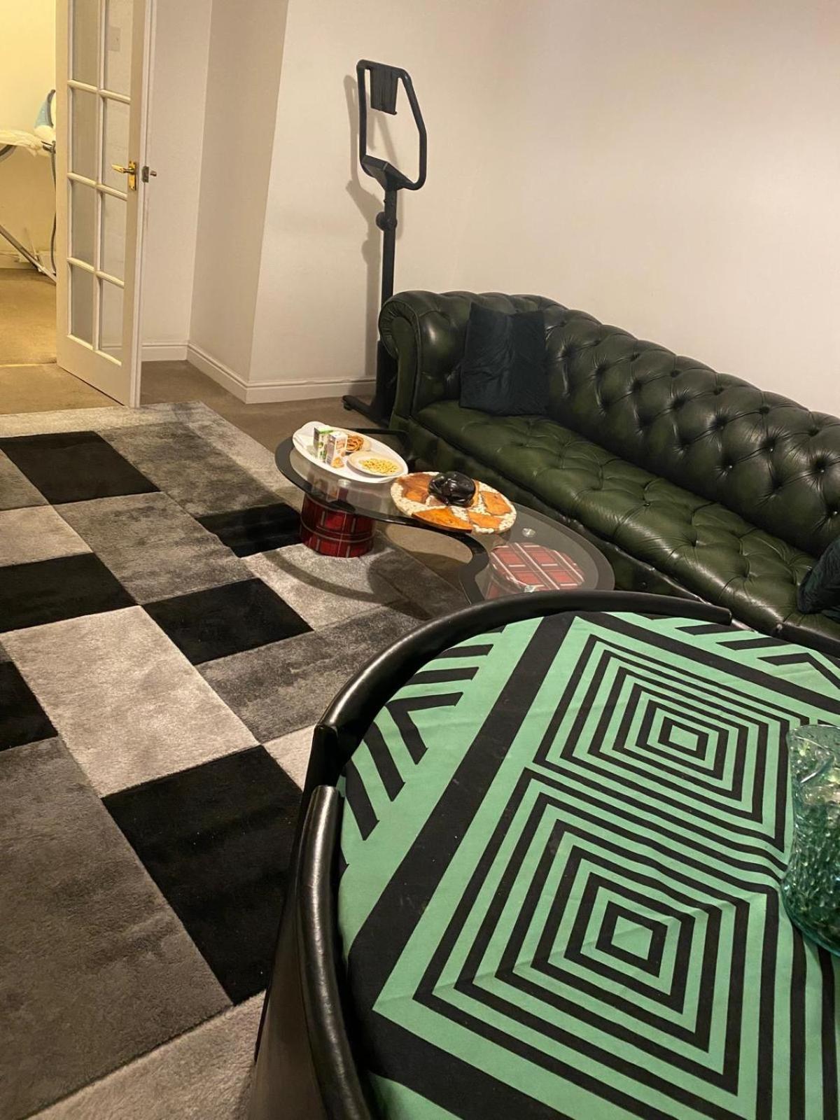 The Right Place. A Fabulous/cozy Double Homestay London