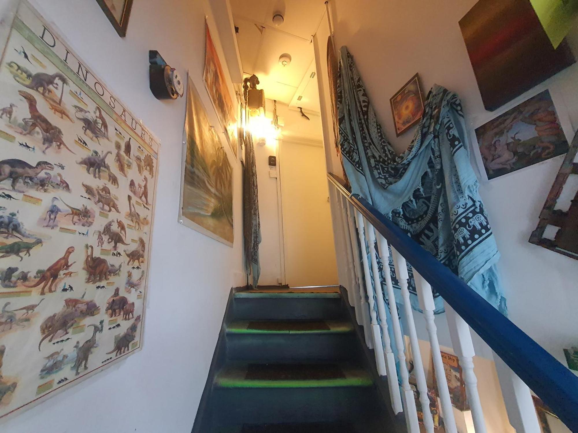Apartment Cyber-art In Camden *