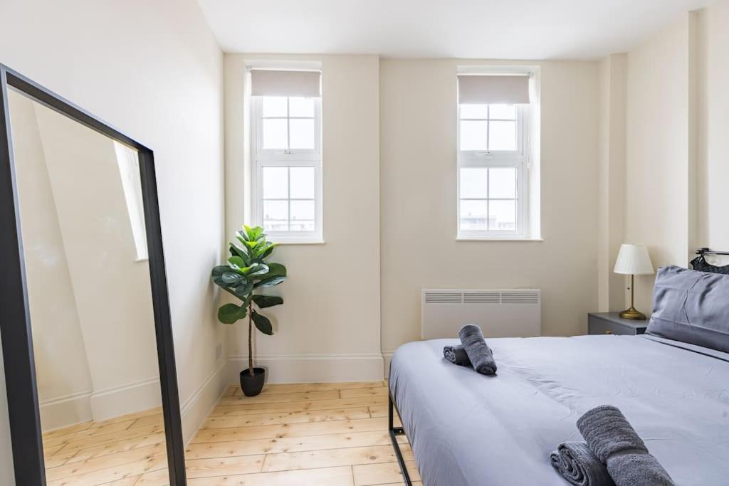 Apartment 4 Bed Penthouse In Shoreditch *